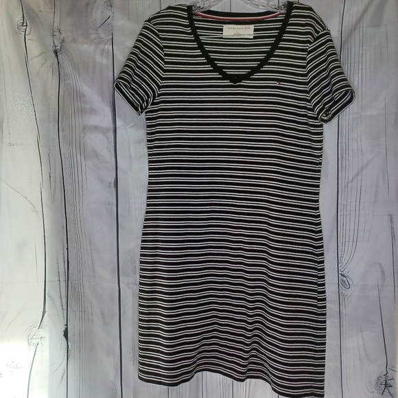 Tommy Hilfiger black and white striped short sleeve dress - Picture 1 of 13
